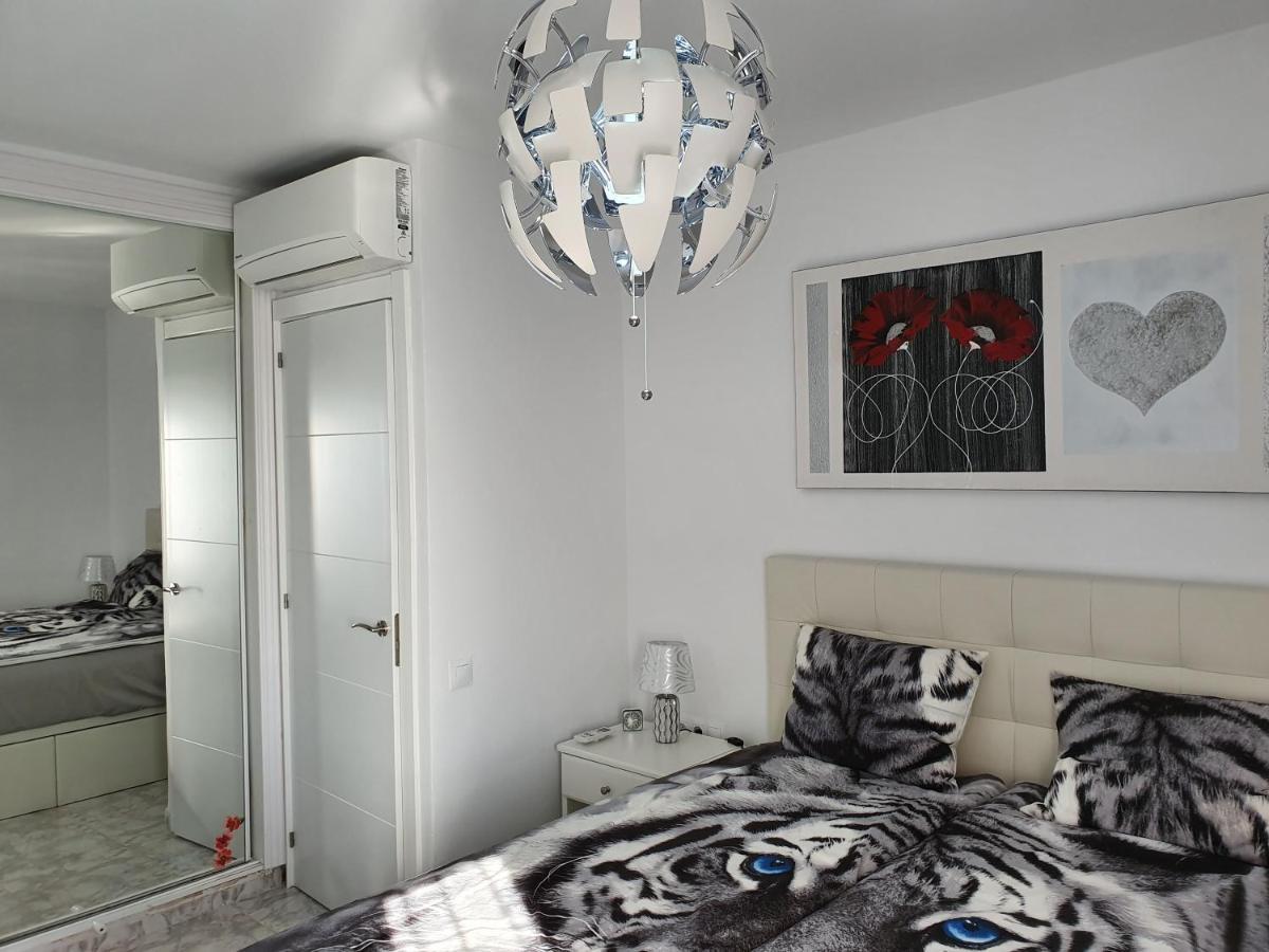 Iris Del Mar Apartment Беналмадена Екстериор снимка