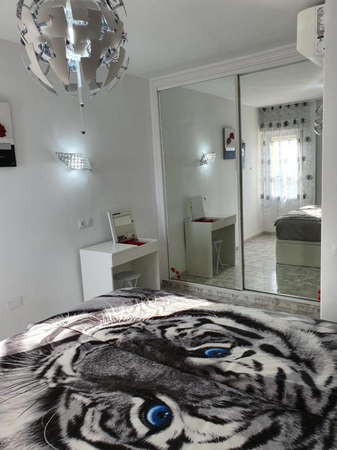 Iris Del Mar Apartment Беналмадена Екстериор снимка